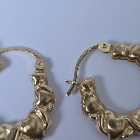 10k Gold Puffy Heart Earrings - Picture 3 of 4